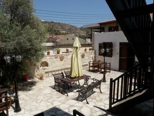 Romios Apartments