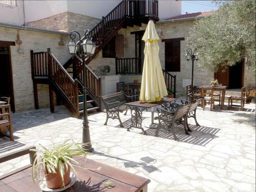 Romios Apartments