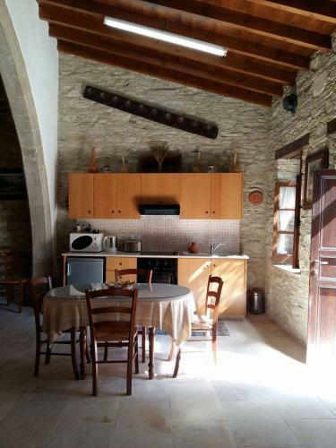 Romios Apartments