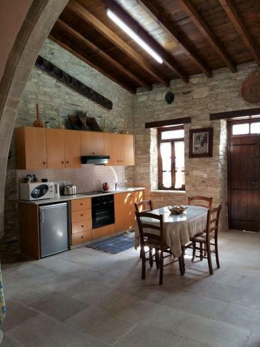 Romios Apartments