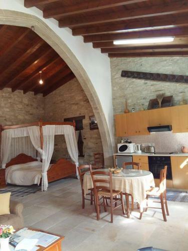 Romios Apartments