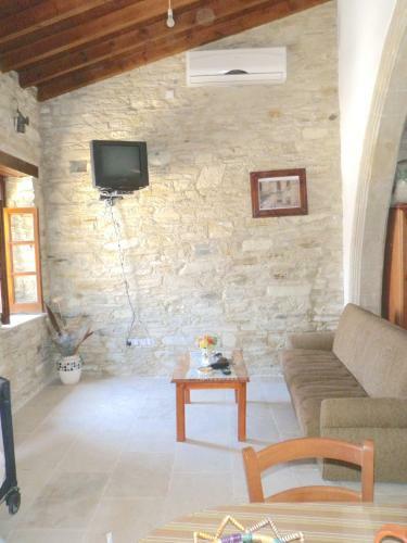 Romios Apartments