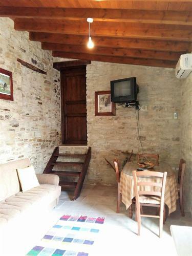 Romios Apartments