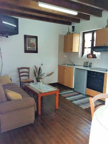 Romios Apartments