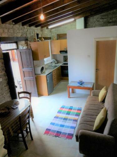 Romios Apartments