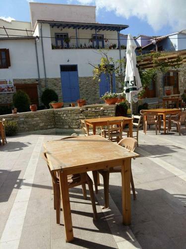 Romios Apartments
