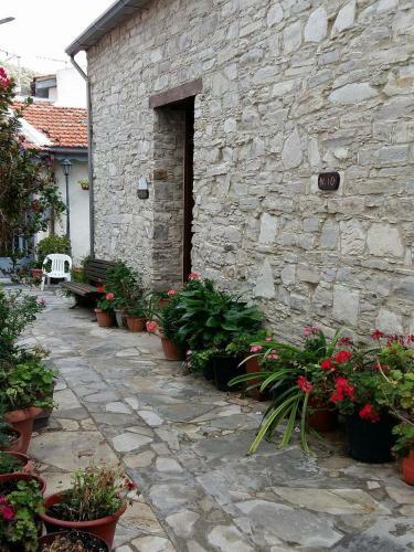 Romios Apartments