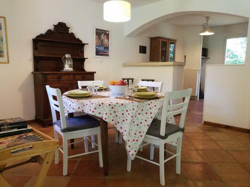 Entre N�mes Et Arles