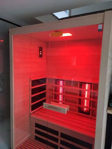 G�te Ange Ou D�mon, Love Room, Jacuzzi, Sauna, Spa