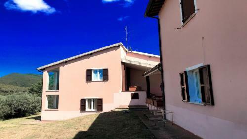 Villa Vallocchia - Sleeps 18 Exclusive Poolgrounds Spoleto 10 Mins Rome 1 Hr