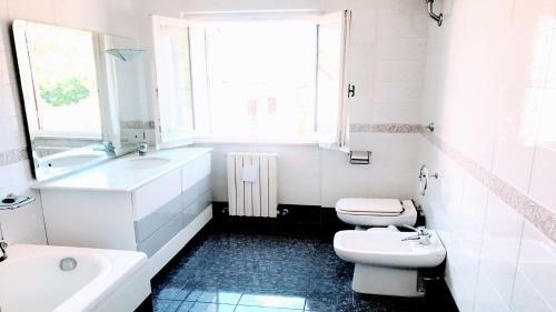 Villa Vallocchia - Sleeps 18 Exclusive Poolgrounds Spoleto 10 Mins Rome 1 Hr