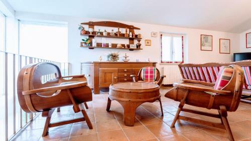 Villa Vallocchia - Sleeps 18 Exclusive Poolgrounds Spoleto 10 Mins Rome 1 Hr
