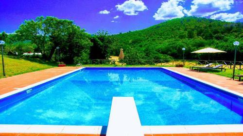 Villa Vallocchia - Sleeps 18 Exclusive Poolgrounds Spoleto 10 Mins Rome 1 Hr