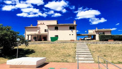Villa Vallocchia - Sleeps 18 Exclusive Poolgrounds Spoleto 10 Mins Rome 1 Hr