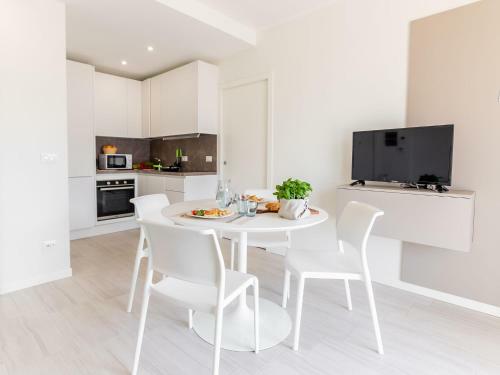 Apartamento Michelangelo With Swimming Pool And Terrace In Borghetto