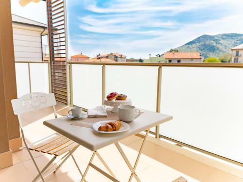 Apartamento Michelangelo With Swimming Pool And Terrace In Borghetto