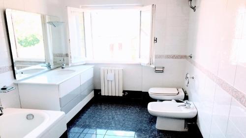 Villa Vallocchia - Sleeps 18 Exclusive Poolgrounds 6