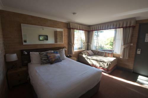Anchor Bay Motel