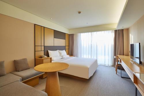 Ji Hotel Zhaojiabang Road