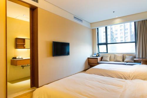 Ji Hotel Zhaojiabang Road