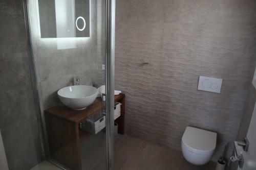 Neues Haus Mit Beheiztem Pool