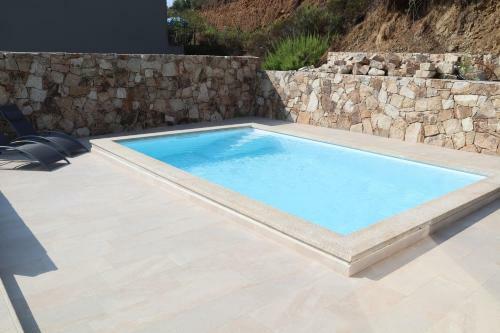 Neues Haus Mit Beheiztem Pool