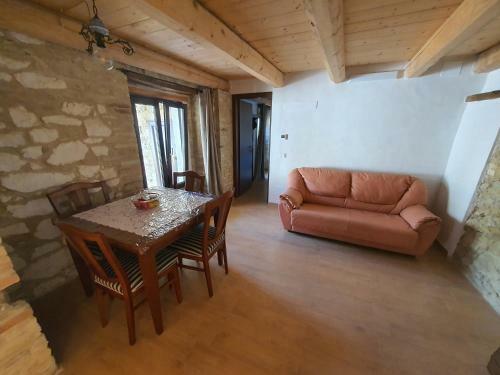 Apartamento Vacanze In Collina, Tra Mare E Monti