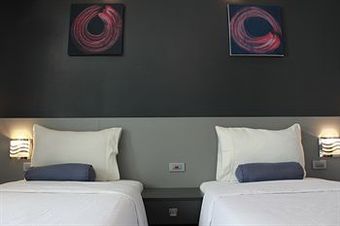 Posada Leez Inn