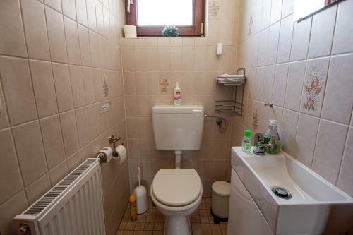 L�tt Hus Erna