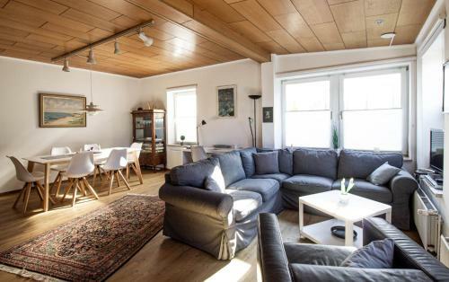 L�tt Hus Erna