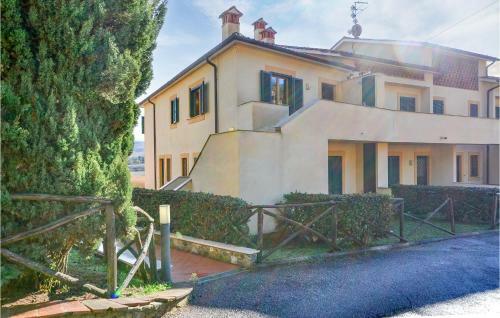 Beautiful Apartment In Bucine With 2 Bedrooms