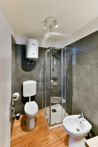 Bruna Holidays House