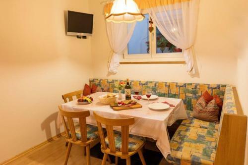 Bed & Breakfast Haus Aron