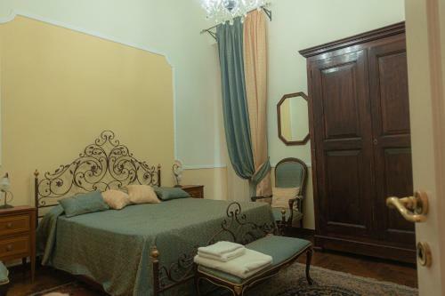 Palazzo Capece