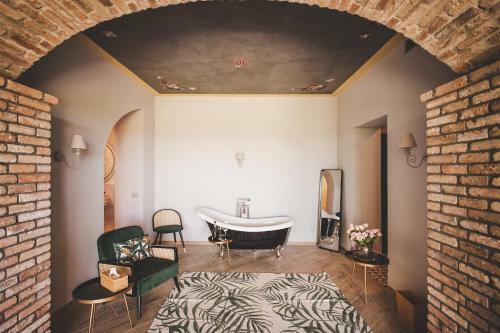 Almaranto Hotel & Retreat