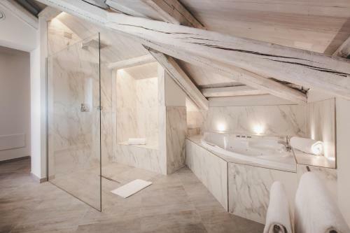 Almaranto Hotel & Retreat