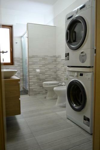 A Casa Di Leo ? Leo?s House ? Chez L�o