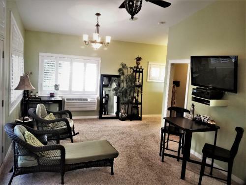 Along River Ridge Bed & Breakfast