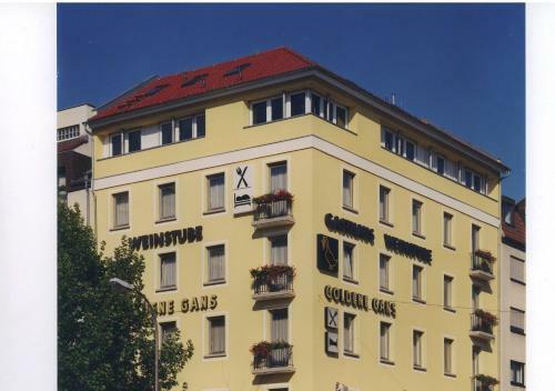 Hostal Gasthaus Goldene Gans