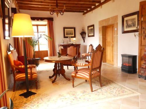 Aparthotel Can Estades