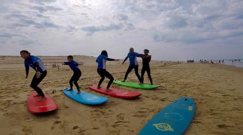 Hoya Surf Camp - Activit�s + Logements