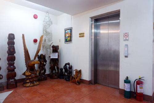 Roger's Place Hotel