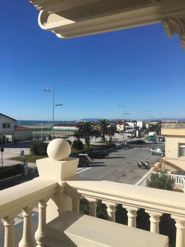 Chic Beach Apartment