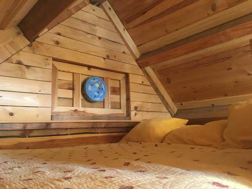 La Roulotte Et La Cabane de La Colline Seive