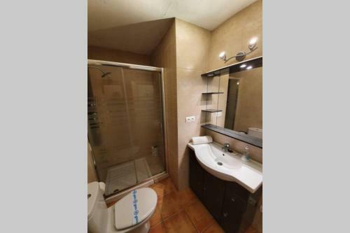 Bonita Casa. Gran Jard�n. Con Wifi.