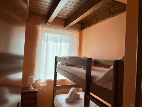 Casa de Poble Acollidora,amb Llar de Foc, Traster