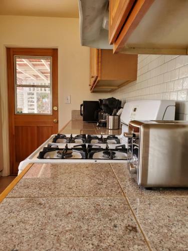 Family Friendly Suburban Home- 5mi To Downtown!