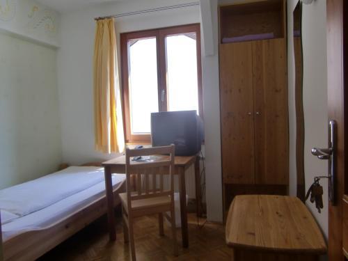Hostal Hotel Gr�nwald