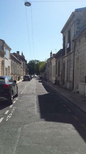 Tr�s Belle �choppe Typique Et Atypique de Bordeaux