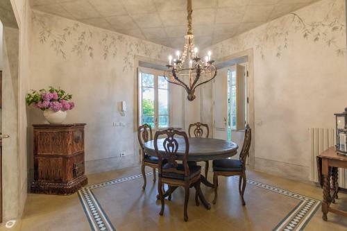 Villa Liberty 1927 With Heated Pool In The Park